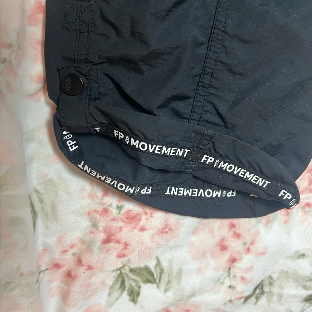 Free People Movement Mesmerize Me Pants Black XS Cargo Straight Leg Baggy Sporty - Picture 4 of 8